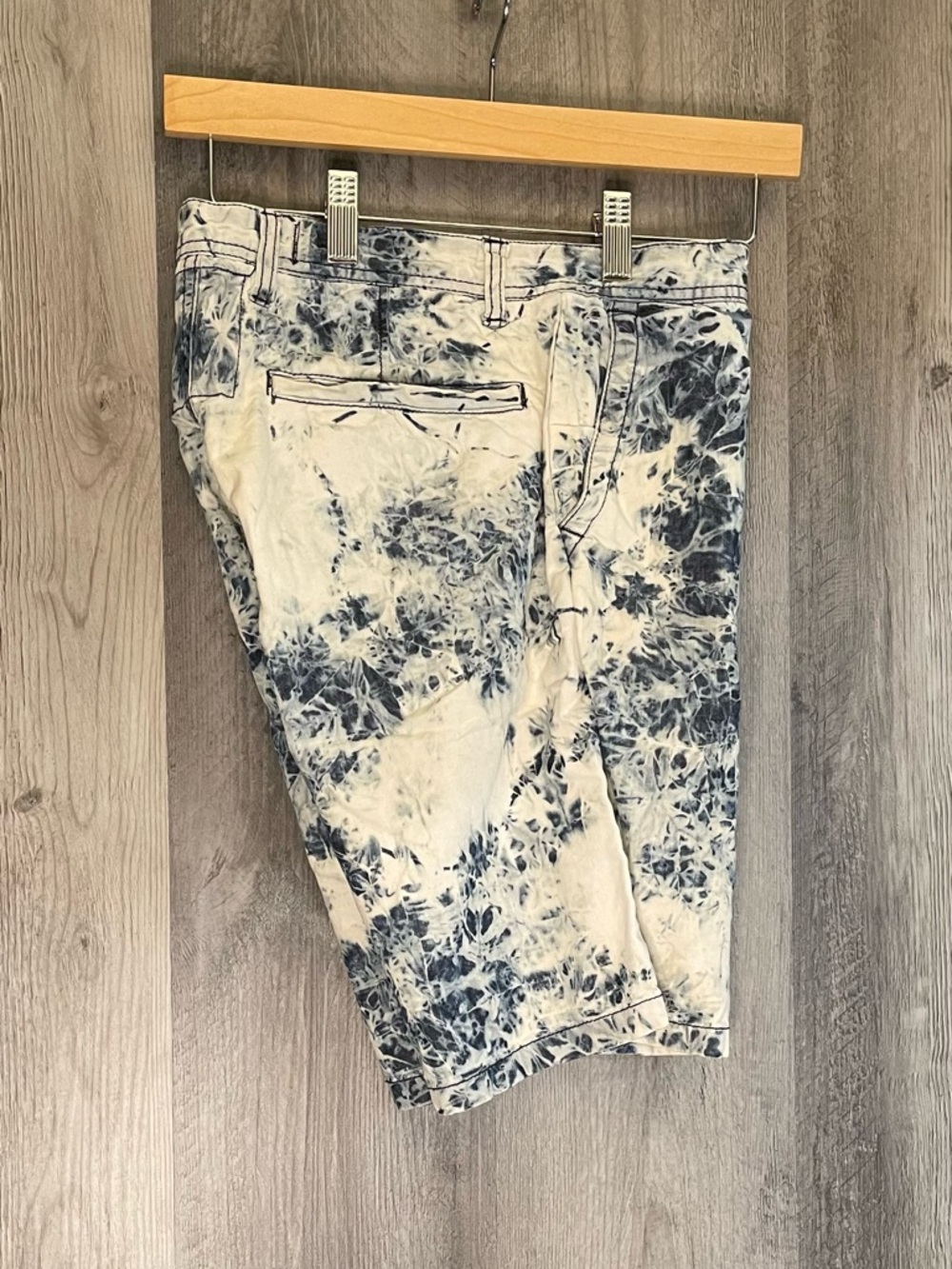 Paperbacks Men's Tie-Dye Blue & White Shorts